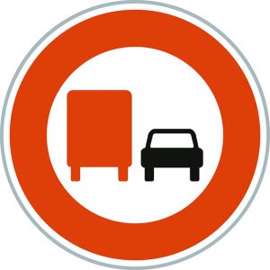 B3a - Interdiction de dépasser aux camions