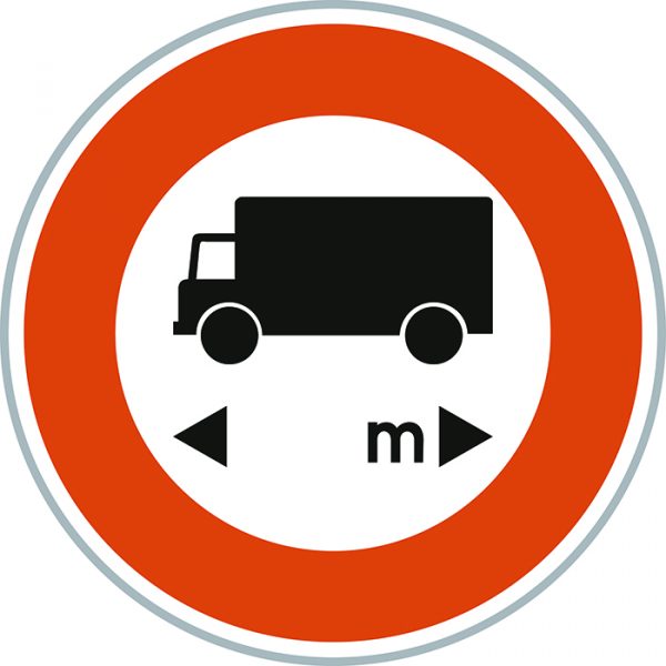 B10a - Accès interdit aux véhicules longs