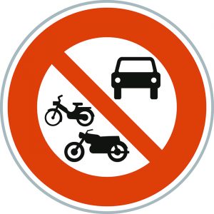 B7b - Accès interdit aux véhicules à moteur