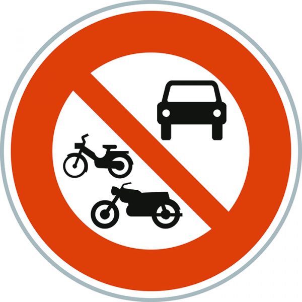 B7b - Accès interdit aux véhicules à moteur