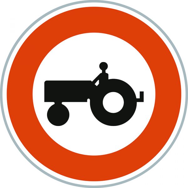 B9d - Accès interdit aux véhicules agricoles à moteur